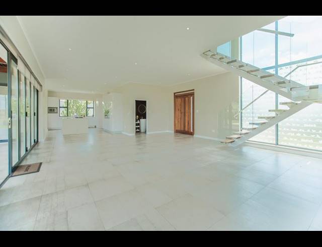 4 BEDROOM PROPERTY TO RENT IN COPPERLEAF ESTATE